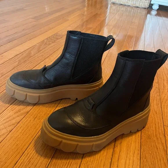 SOREL Caribou™ X Boot Chelsea Waterproof - Picture 2 of 6